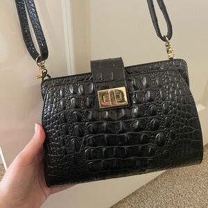 Elegant Black Crocodile-Embossed Shoulder/Crossbody Bag